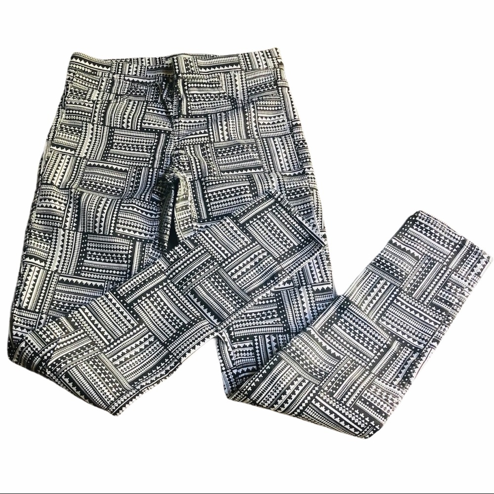 H & M | Black/White Tribal Print Jeggings Pant
